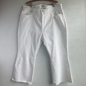 Madewell Plus Size Cali Demi-Boot Petite Jeans in Pure White